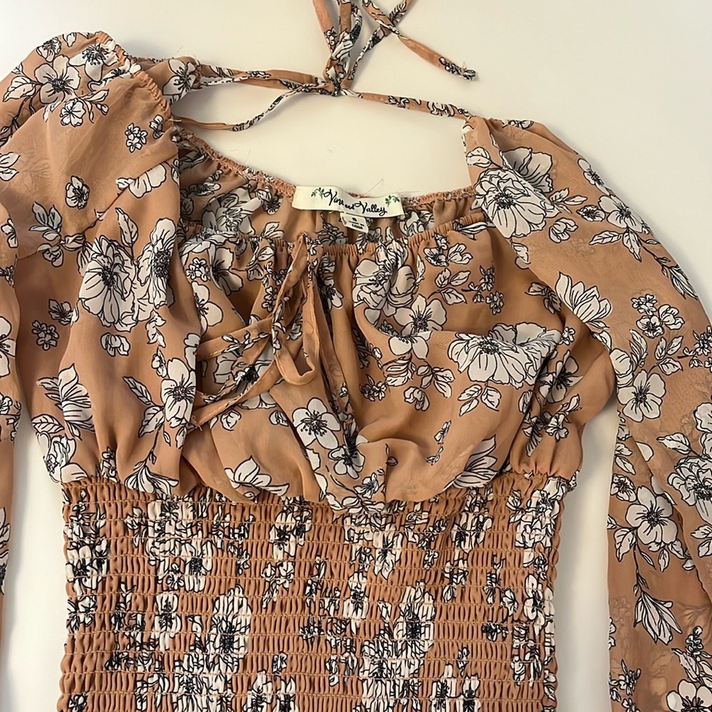 New with tags. Floral dress